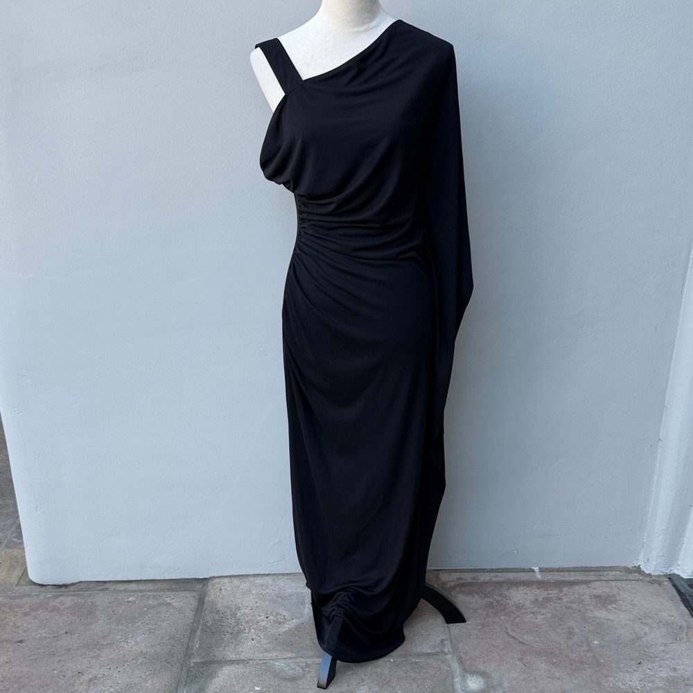 ST. JOHN COUTURE Elegant Black One-Shoulder Draped Evening Gown Size 8 (Medium)